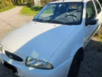 Usata Ford Fiesta 60 CV (44 kW) 1999 Bianco Utilitaria