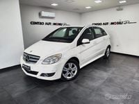 Usata Mercedes B180 110 CV (80 kW) 2011 Bianco Monovolume