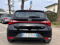 Usado Hyundai i20 84 HP (61 kW) 2022 Preto Citadino