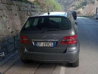 Usata Mercedes B180 Chrome 109 CV (80 kW) 2011 Grigio Monovolume