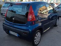 Usata Peugeot 107 68 CV (50 kW) 2008 Bluazzurro Utilitaria