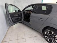 Usata Peugeot 208 Allure 101 CV (74 kW) 2024 Grigio Utilitaria