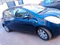 Usata Toyota Yaris 90 CV (66 kW) 2006 Blu Utilitaria