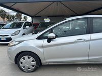 Usata Ford Fiesta 70 CV (51 kW) 2011 Grigio Utilitaria