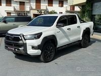 Usata Toyota HiLux 204 CV (150 kW) 2023 Bianco Pick-up