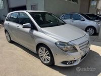 Usata Mercedes B180 Executive 122 CV (89 kW) 2012 Grigio Utilitaria