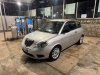 Usata Lancia Ypsilon 69 CV (50 kW) 2012 Grigio Utilitaria