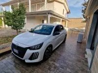 Usata Peugeot 208 75 CV (55 kW) 2024 Utilitaria