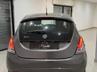 Usata Lancia Ypsilon 69 CV (50 kW) 2015 Grigio Utilitaria