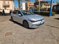 Usata VW Golf VIII R-line 150 CV (110 kW) 2023 Grigio Berlina