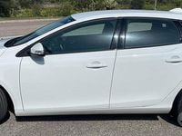 Usata Volvo V40 120 CV (88 kW) 2017 Bianco Berlina