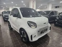 Usata Smart ForTwo Coupé Prime 41 kW (56 CV) 2021 Total white metallizzato Utilitaria