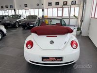Usata VW Beetle Cabriolet 105 CV (77 kW) 2010 Bianco Cabrio