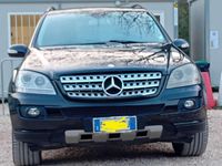 Usata Mercedes ML320 224 CV (164 kW) 2006 Nero SUV