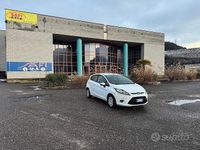 Usata Ford Fiesta 95 CV (69 kW) 2010 Bianco Utilitaria