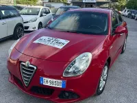 Usata Alfa Romeo Giulietta Exclusive 105 CV (77 kW) 2011 Rosso Utilitaria