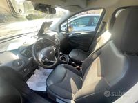 Usata Ford Tourneo Courier S 100 CV (73 kW) 2020 Blu Monovolume