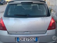 Usata Suzuki Swift 92 CV (67 kW) 2005 Grigio Utilitaria
