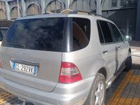 Usata Mercedes ML400 250 CV (183 kW) 2004 Grigio SUV