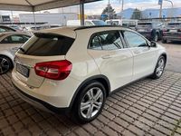 Usata Mercedes GLA200 Executive 136 CV (100 kW) 2017 Bianco SUV