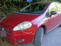 Usata Fiat Grande Punto 77 CV (56 kW) 2009 Rosso Utilitaria