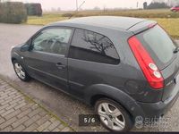 Usata Ford Fiesta Titanium 75 CV (55 kW) 2008 Grigio Utilitaria