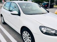 Usata VW Golf VI Trendline 102 CV (75 kW) 2010 Bianco Utilitaria