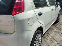 Usata Fiat Grande Punto 75 CV (55 kW) 2010 Bianco Utilitaria
