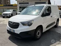 Usata Opel Combo 101 CV (74 kW) 2022 Bianco Monovolume