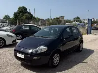 Usata Fiat Punto Lounge 69 CV (50 kW) 2015 Blu Utilitaria
