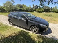 Gebraucht Volvo V40 120 PS (88 kW) 2018 Schwarz Kleinwagen
