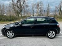 Usata Opel Astra 101 CV (74 kW) 2005 Nero Berlina