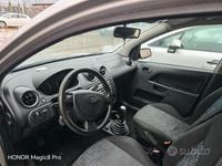 Usata Ford Fiesta Ghia 74 CV (54 kW) 2005 Grigio Berlina