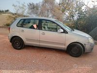 Usata VW Polo 45 CV (33 kW) 2005 Grigio Utilitaria