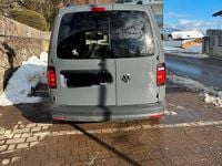 Usata VW Caddy Maxi 102 CV (75 kW) 2017 Grigio Monovolume