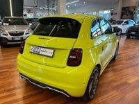 Usata Abarth 500e Scorpionissima 47 kW (64 CV) 2023 Acid green Utilitaria