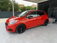 Usata Peugeot 208 Allure 75 CV (55 kW) 2015 Arancione Utilitaria