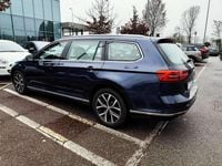 Usata VW Passat Executive 190 CV (139 kW) 2016 Blu/azzurro Station wagon