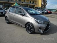 Usata Toyota Yaris Lounge 69 CV (50 kW) 2015 Grigio Berlina