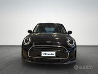 Usata Mini ONE Essential 75 CV (55 kW) 2022 Midnight black met. Utilitaria