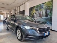Usado Skoda Octavia G-TEC Ambition 131 CV (96 kW) 2021 Gris Familiar