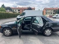 Usata Mercedes C180 Elegance 122 CV (89 kW) 1995 Grigio Berlina