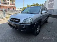 Usata Hyundai Tucson Dynamiq 113 CV (83 kW) 2006 Grigio SUV