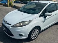 Usata Ford Fiesta Titanium 68 CV (50 kW) 2009 Bianco Utilitaria