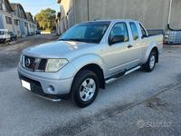 Usata Nissan Navara 174 CV (127 kW) 2005 Grigio Pick-up