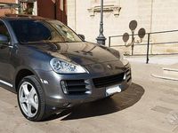 Usata Porsche Cayenne 240 CV (176 kW) 2010 Grigio SUV