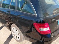 Usata Mercedes 220 Advantage 125 CV (91 kW) 2011 Nero Station wagon