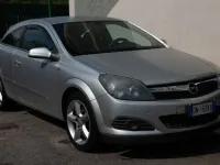 Usata Opel Astra GTC Cosmo 179 CV (131 kW) 2008 Grigio Berlina