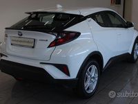 Usata Toyota C-HR Active 122 CV (89 kW) 2023 Bianco SUV
