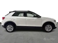 Usata VW T-Roc R-line 110 CV (80 kW) 2023 Bianco SUV